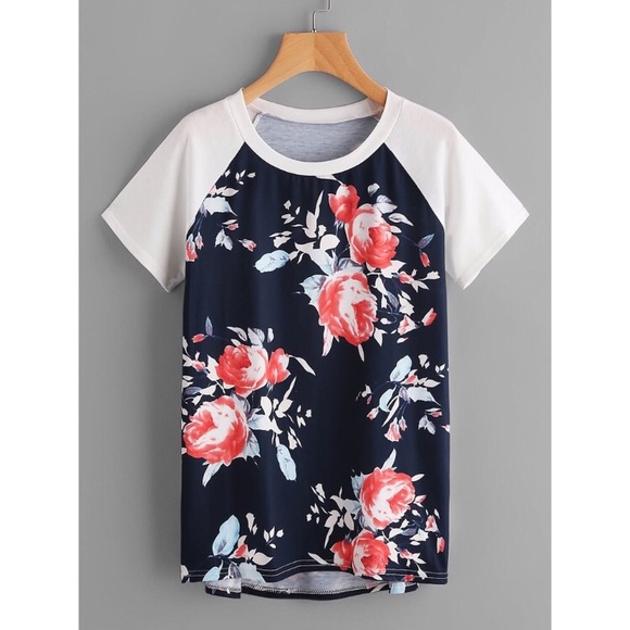 Tops - ❗️LAST❗️Floral Short Sleeve T-shirt